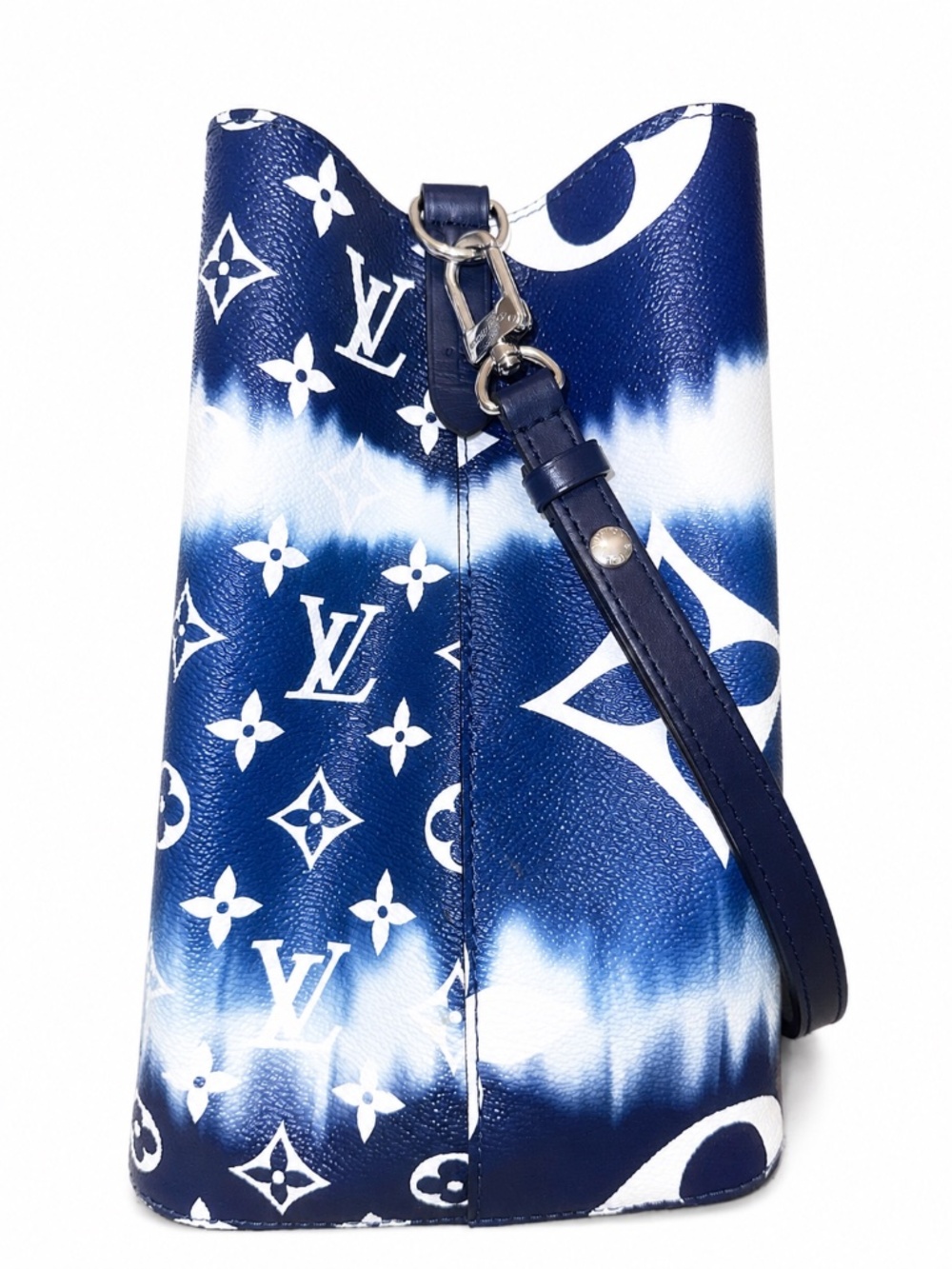 Louis Vuitton Escale NeoNoe MM Blue Giant Monogram Bucket Bag - Picture 4 of 13
